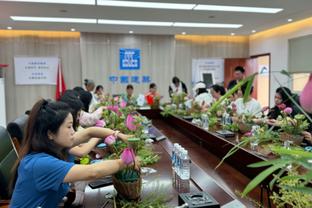 nghé con mới sinh! Si - ru tranh đoạt quyền chủ phạt với Tắc Ba Lược Tư, sau đó chủ phạt trung trụ.